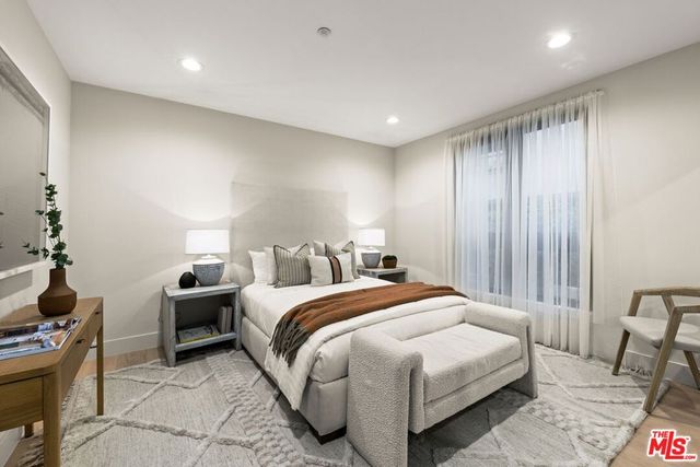 11923 Gorham Avenue 102, Los Angeles, CA 90049