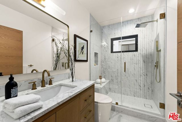 11923 Gorham Avenue 102, Los Angeles, CA 90049