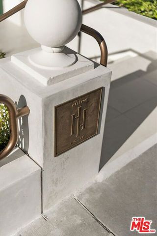 11923 Gorham Avenue 102, Los Angeles, CA 90049