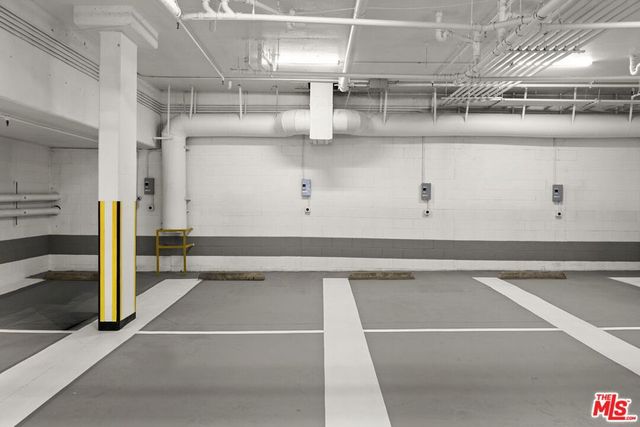 11923 Gorham Avenue 102, Los Angeles, CA 90049