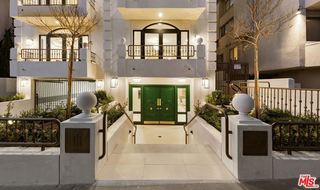 11923 Gorham Avenue 102, Los Angeles, CA 90049