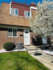 37021 E Aragona Drive, Clinton Charter Township, MI 48036