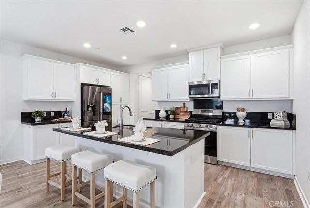 102 Trailblaze, Irvine, CA 92618