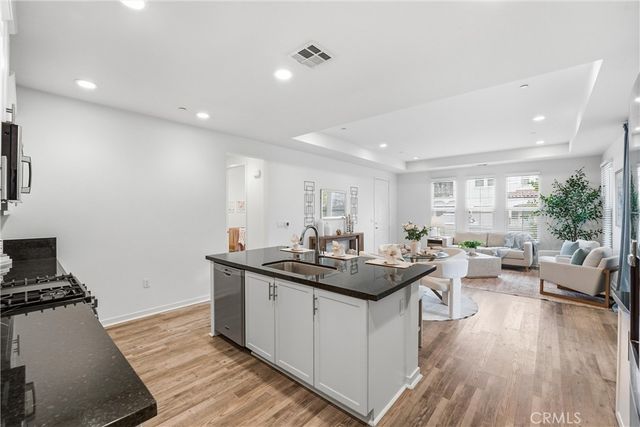 102 Trailblaze, Irvine, CA 92618