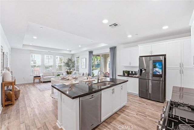 102 Trailblaze, Irvine, CA 92618
