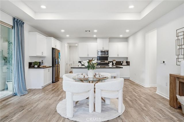 102 Trailblaze, Irvine, CA 92618