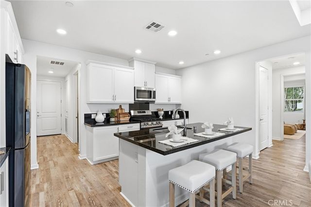 102 Trailblaze, Irvine, CA 92618
