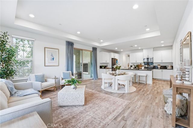 102 Trailblaze, Irvine, CA 92618