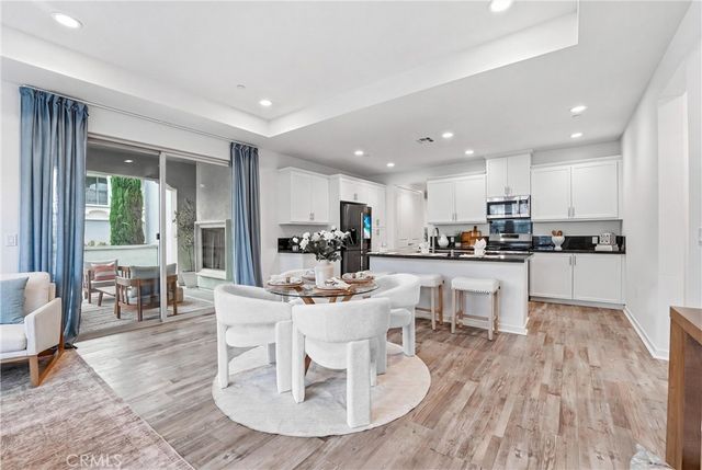 102 Trailblaze, Irvine, CA 92618