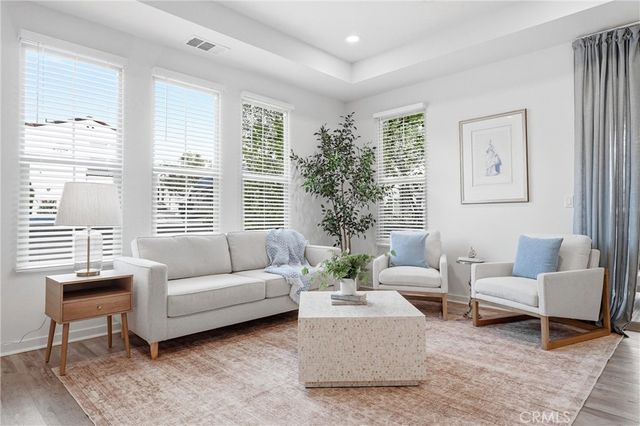 102 Trailblaze, Irvine, CA 92618