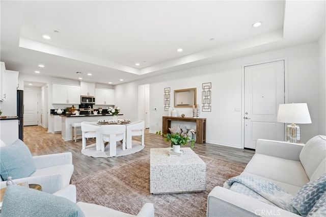 102 Trailblaze, Irvine, CA 92618