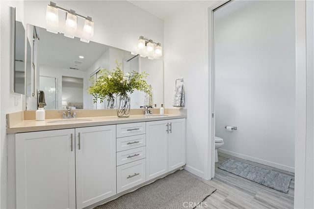 102 Trailblaze, Irvine, CA 92618