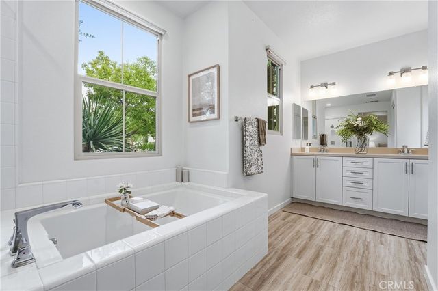 102 Trailblaze, Irvine, CA 92618