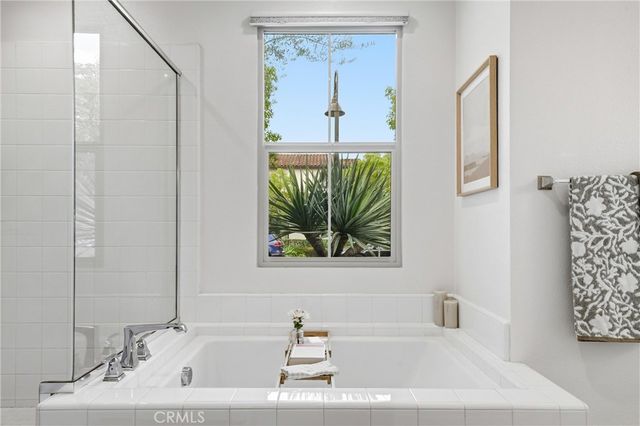 102 Trailblaze, Irvine, CA 92618