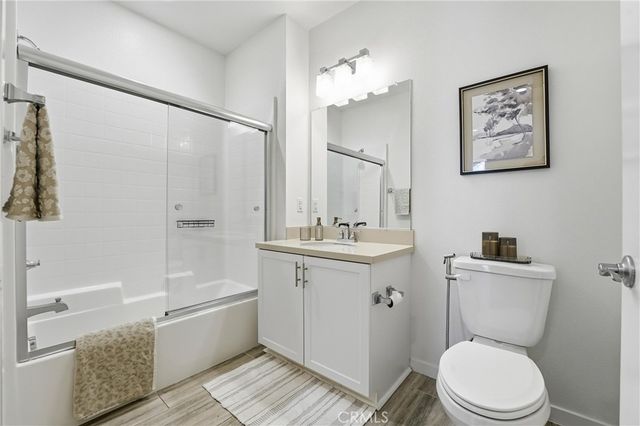102 Trailblaze, Irvine, CA 92618