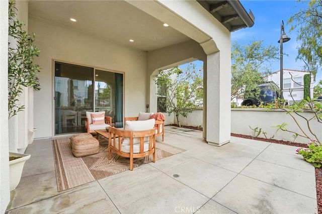 102 Trailblaze, Irvine, CA 92618