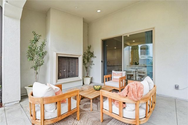 102 Trailblaze, Irvine, CA 92618