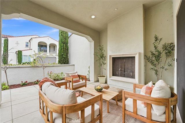 102 Trailblaze, Irvine, CA 92618