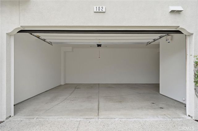 102 Trailblaze, Irvine, CA 92618