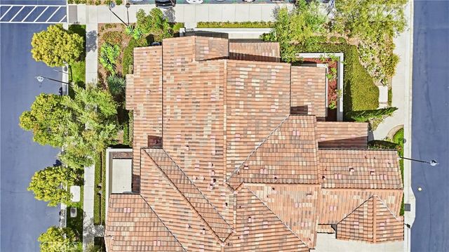 102 Trailblaze, Irvine, CA 92618
