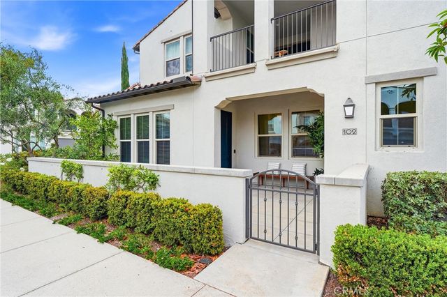 102 Trailblaze, Irvine, CA 92618
