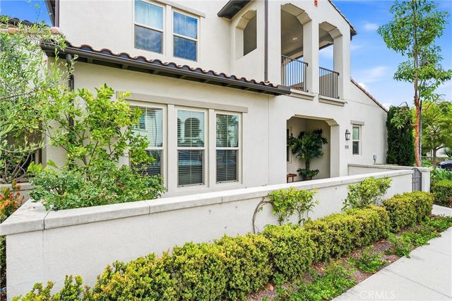 102 Trailblaze, Irvine, CA 92618