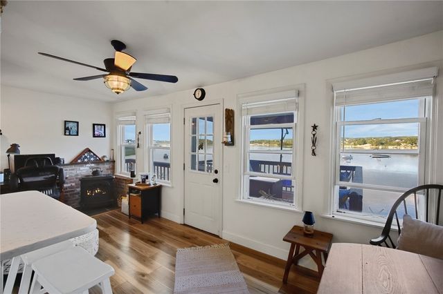 45 Cedar Avenue, Portsmouth, RI 02871