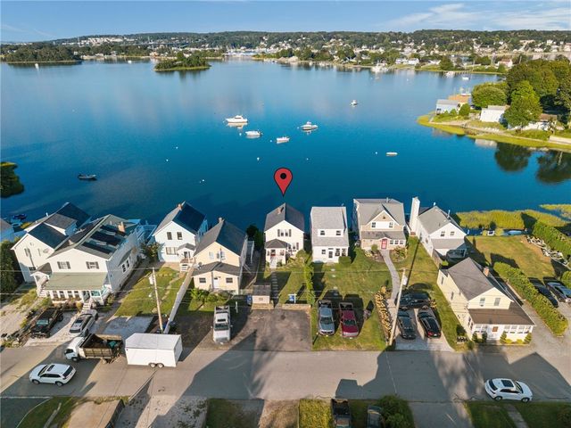 45 Cedar Avenue, Portsmouth, RI 02871