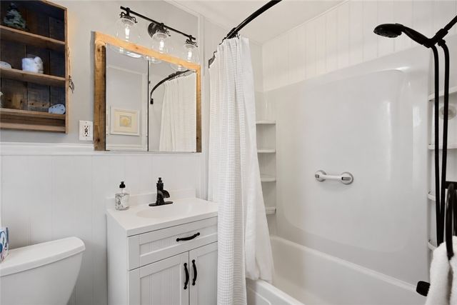 45 Cedar Avenue, Portsmouth, RI 02871
