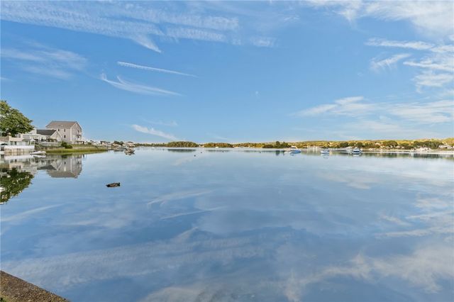 45 Cedar Avenue, Portsmouth, RI 02871