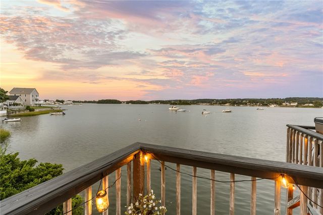 45 Cedar Avenue, Portsmouth, RI 02871