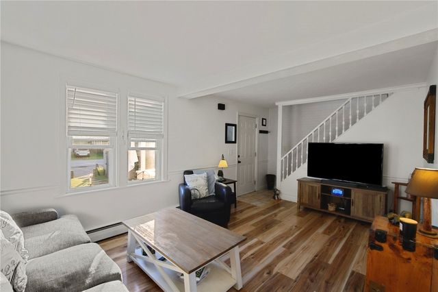 45 Cedar Avenue, Portsmouth, RI 02871