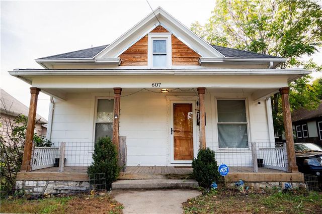 607 Old Orchard Avenue, Excelsior Springs, MO 64024