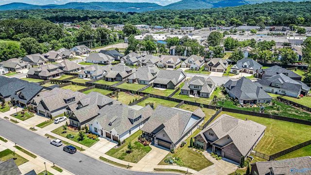 13 Farmhouse Way, Huntsville, AL 35803