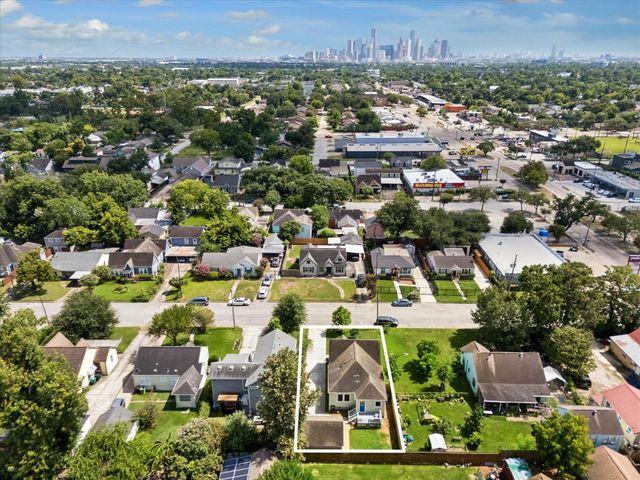 809 Gale Street, Houston, TX 77009