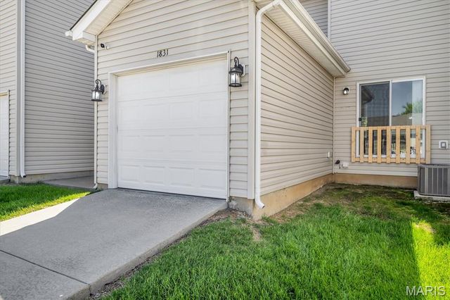 1831 Basston Drive, Maryland Heights, MO 63146