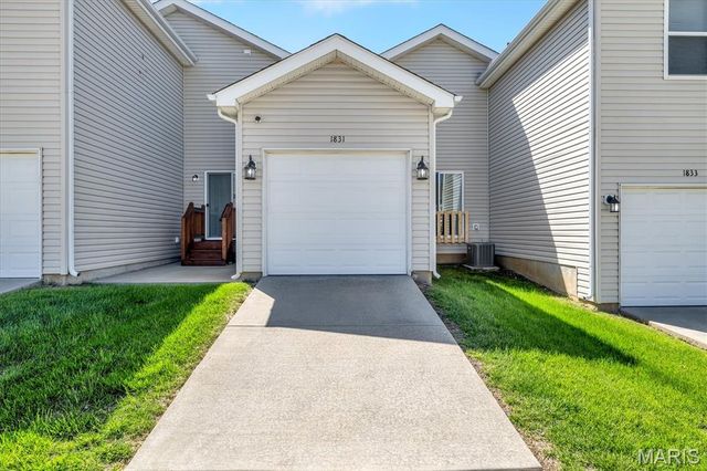 1831 Basston Drive, Maryland Heights, MO 63146