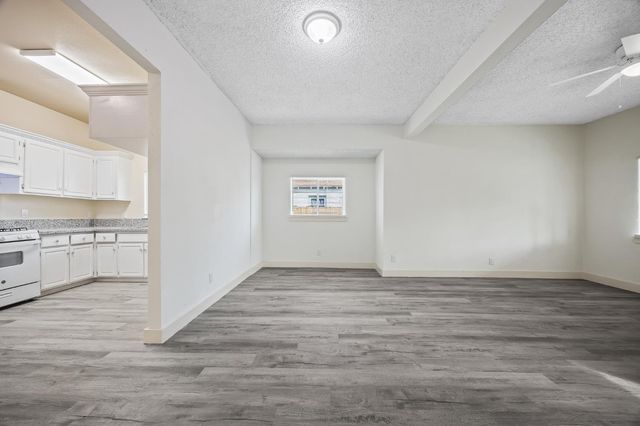 4437 E Thomas Avenue, Fresno, CA 93702