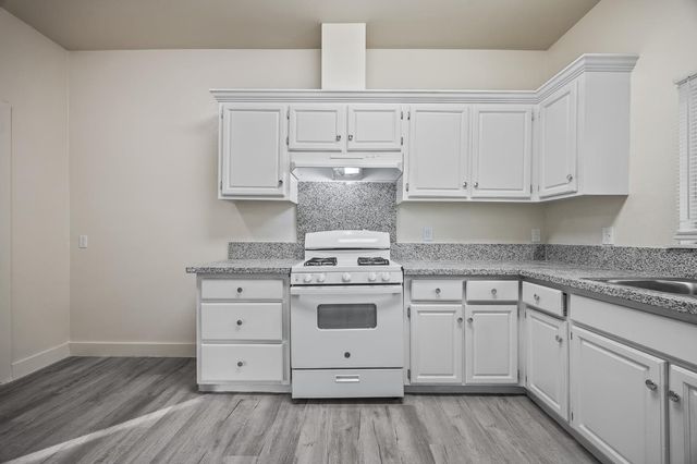 4437 E Thomas Avenue, Fresno, CA 93702