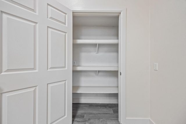 4437 E Thomas Avenue, Fresno, CA 93702