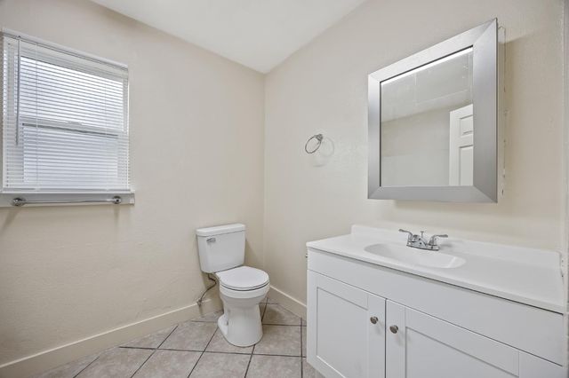 4437 E Thomas Avenue, Fresno, CA 93702