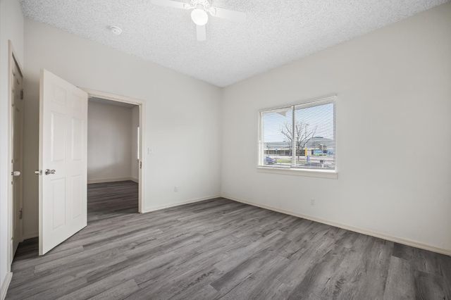 4437 E Thomas Avenue, Fresno, CA 93702