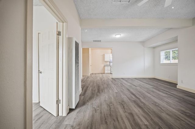 4437 E Thomas Avenue, Fresno, CA 93702