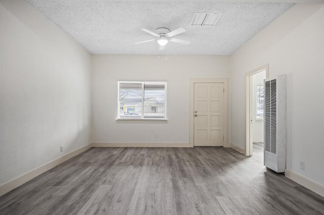 4437 E Thomas Avenue, Fresno, CA 93702