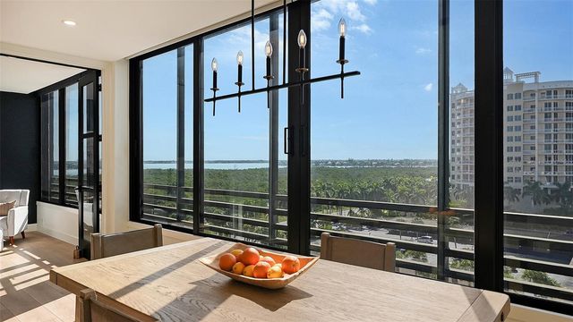 1102 BENJAMIN FRANKLIN DRIVE 810, Sarasota, FL 34236