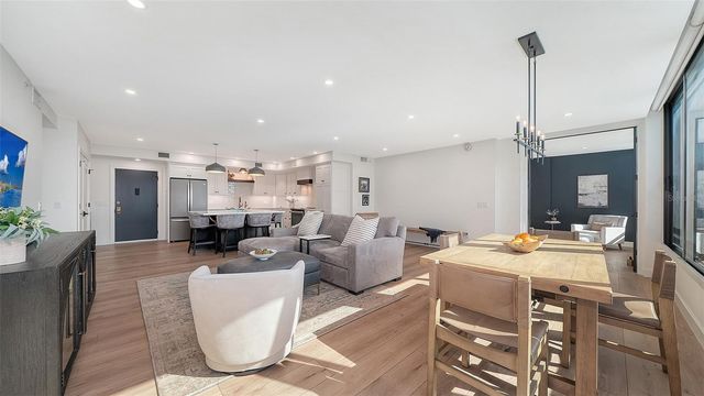 1102 BENJAMIN FRANKLIN DRIVE 810, Sarasota, FL 34236