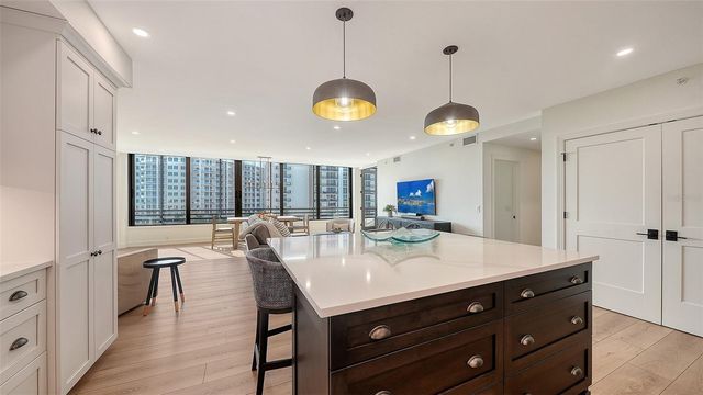 1102 BENJAMIN FRANKLIN DRIVE 810, Sarasota, FL 34236
