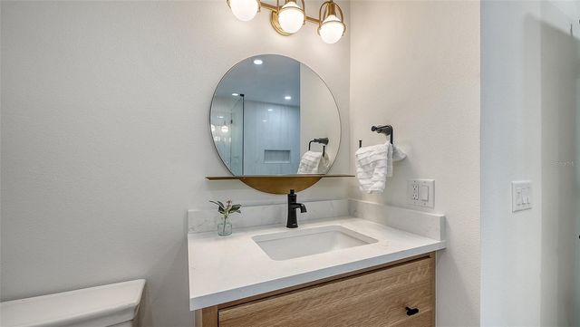 1102 BENJAMIN FRANKLIN DRIVE 810, Sarasota, FL 34236