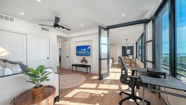 1102 BENJAMIN FRANKLIN DRIVE 810, Sarasota, FL 34236