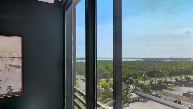 1102 BENJAMIN FRANKLIN DRIVE 810, Sarasota, FL 34236